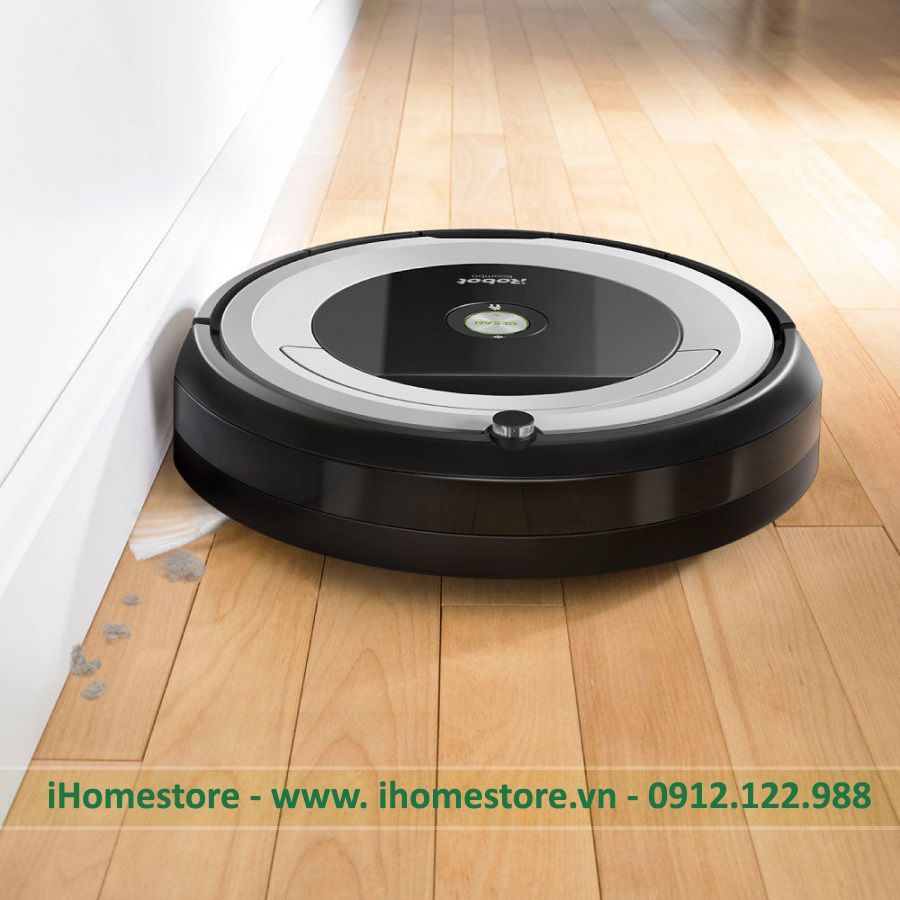 iRobot Roomba 690 đang dọn dẹp nhà cửa