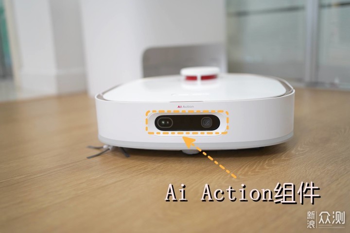 Robot hút bụi lau nhà DreameBot W10 Pro (bản quốc tế) với mắt cam có thể cảm ứng và tránh mọi vật cản